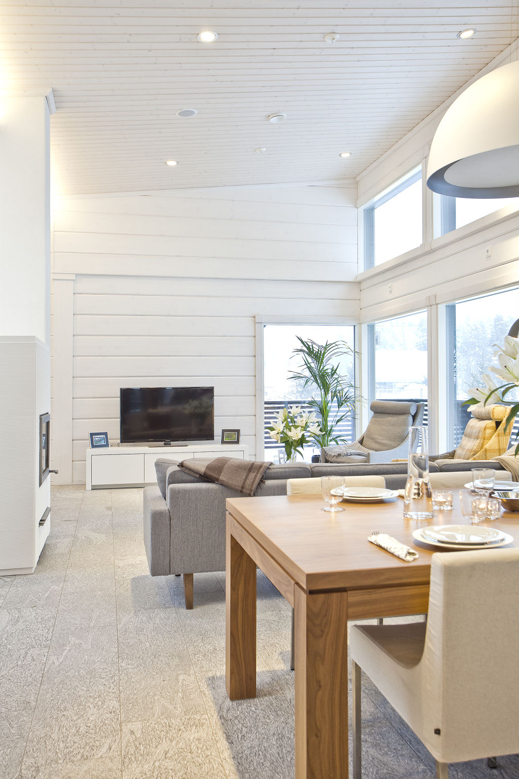 Kontio Aurinkometsä sisustus